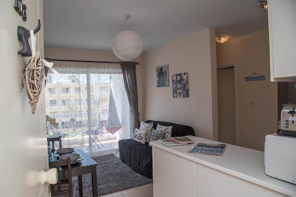 Paphos Love Hut Apartment Екстериор снимка